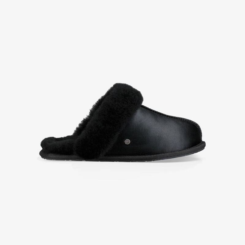 Chausson UGG Scuffette II Satin Femme Noir Soldes 326PAGRN